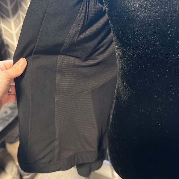 Lululemon asymmetrical cycling jack, size 6 - Picture 7 of 7